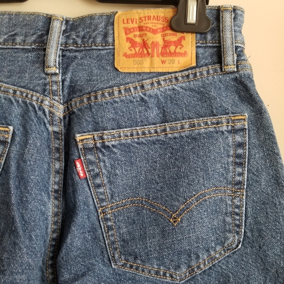 Levi's 505 Shorts High Rise Blue Medium Wash Denim Jean Shorts Size 29 - Picture 3 of 7